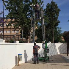 Securiman Instalaciones personas en muro