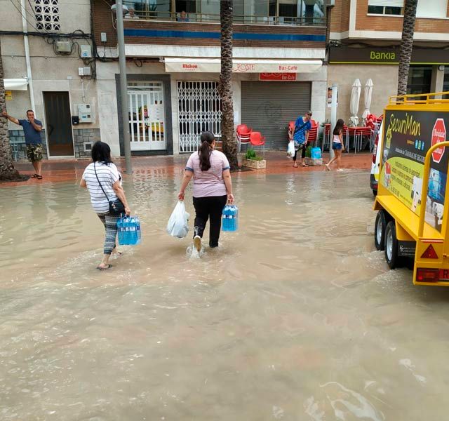 Securiman Instalaciones personas en inundación